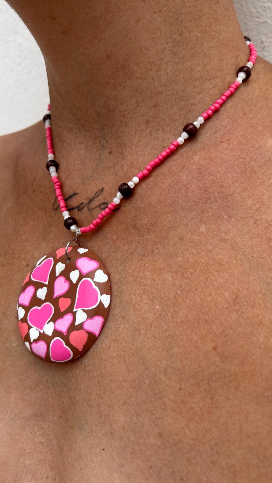 Collar Medallón corazones rosas