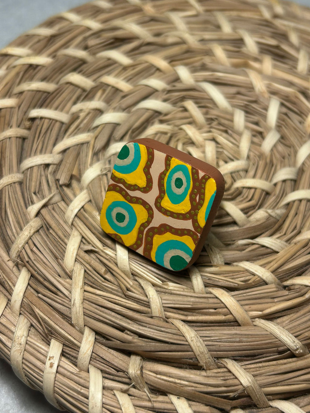 Anillo cuadrado abstracto
