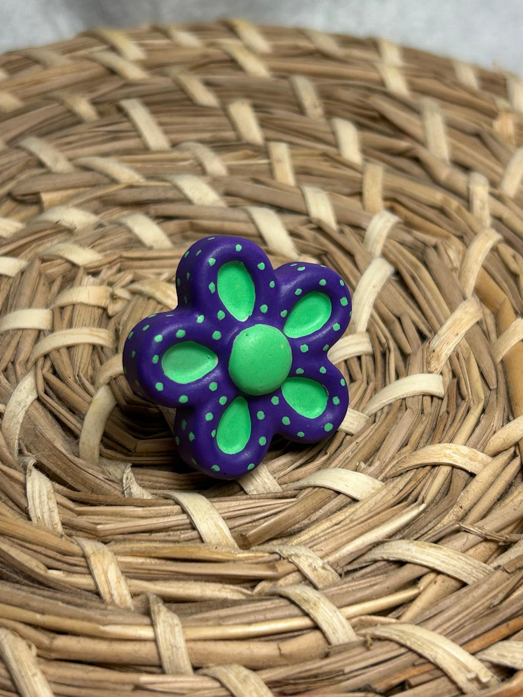 Anillo flor morada y verde