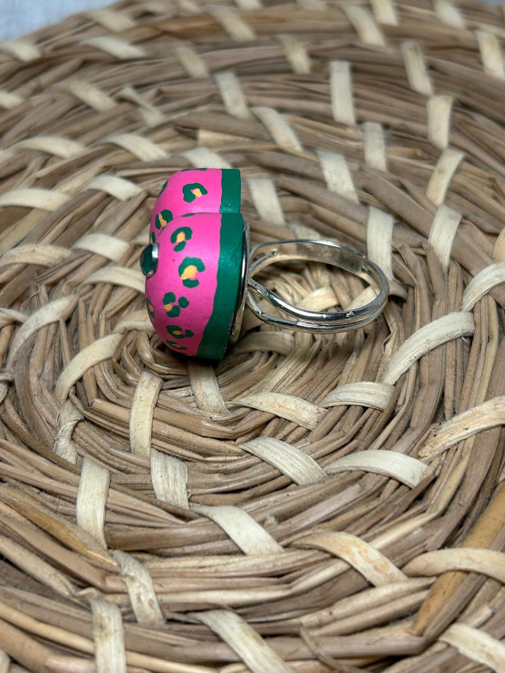 Anillo corazón rosa leopardo