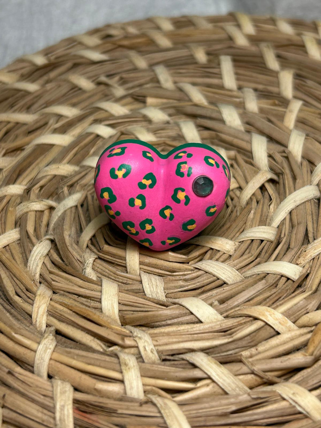 Anillo corazón rosa leopardo